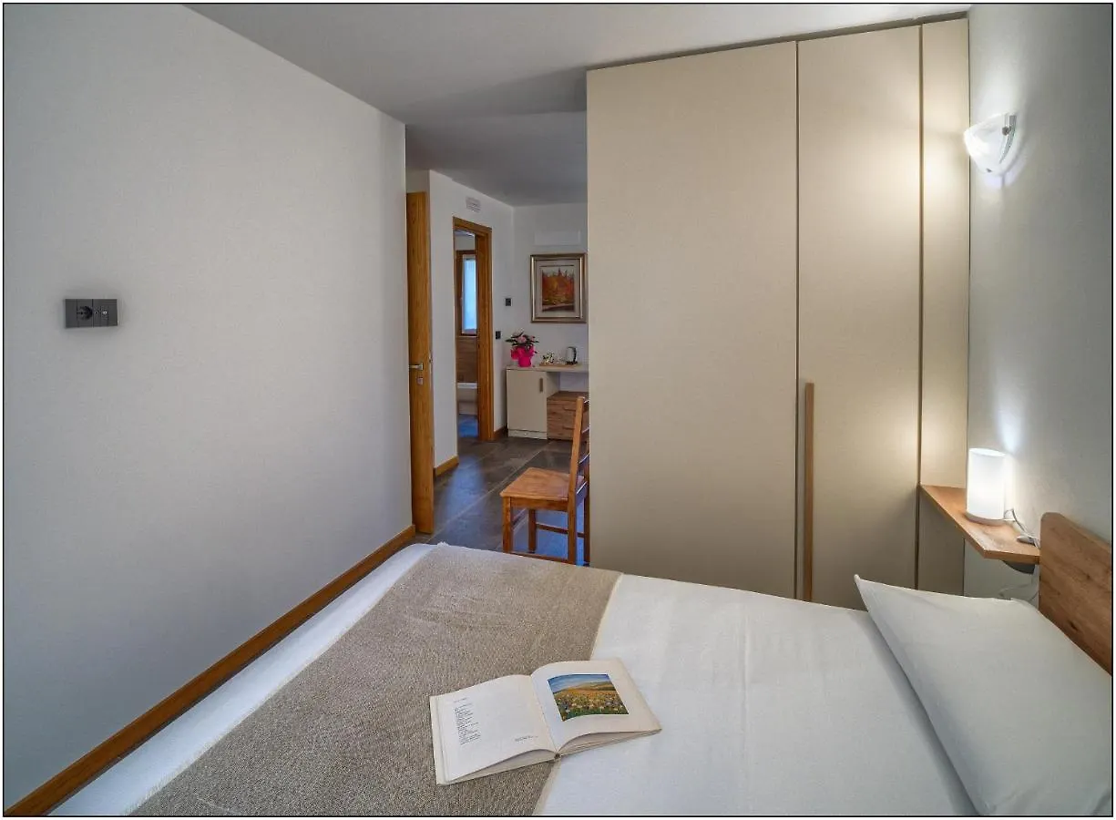 فندق مبيت وإفطار كوليكو Foresteria Lombarda San Rocco إيطاليا